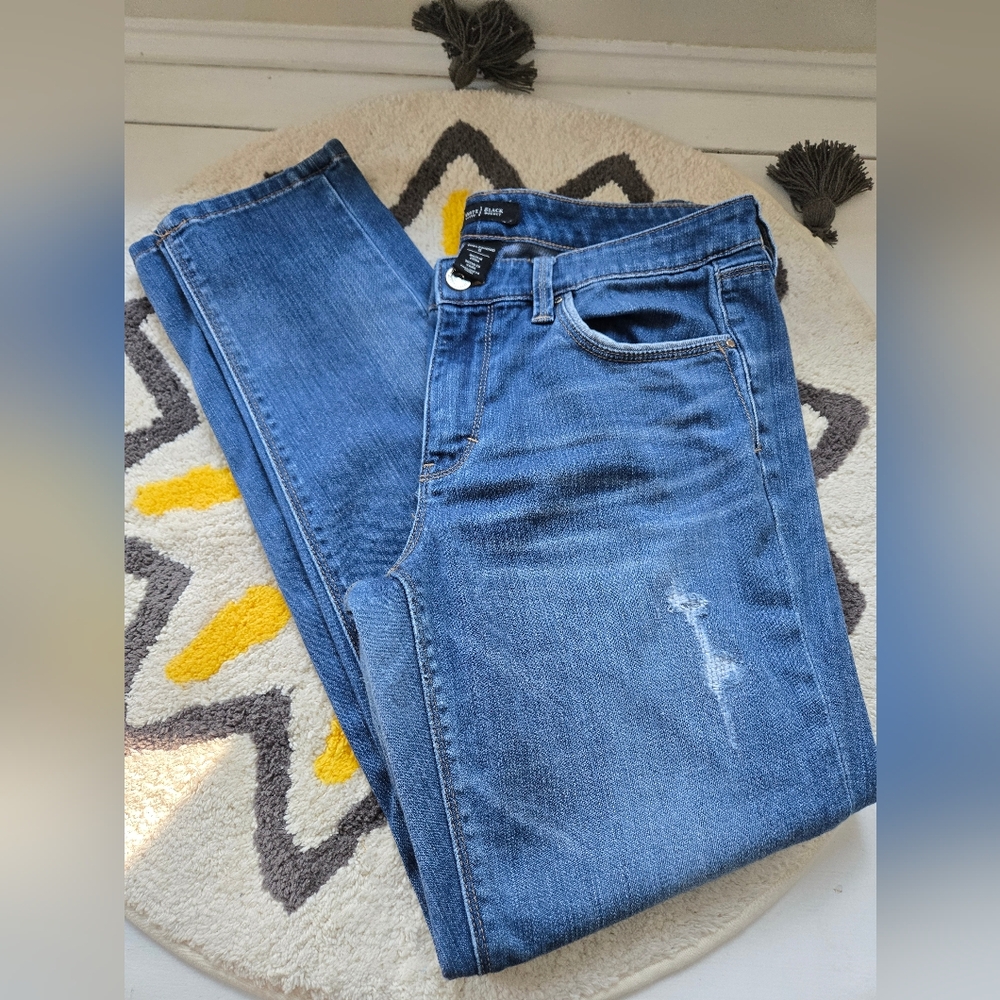 Ladies White House Black Market Destructed Girlfriend Jeans Size 8
